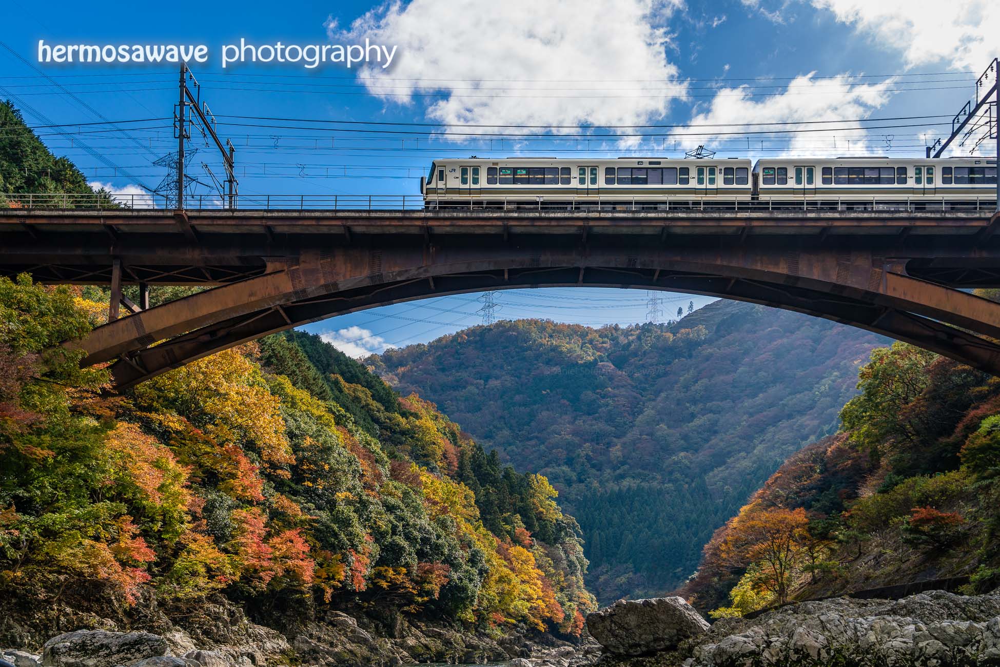 Autumn on the Hozu River・秋の保津川