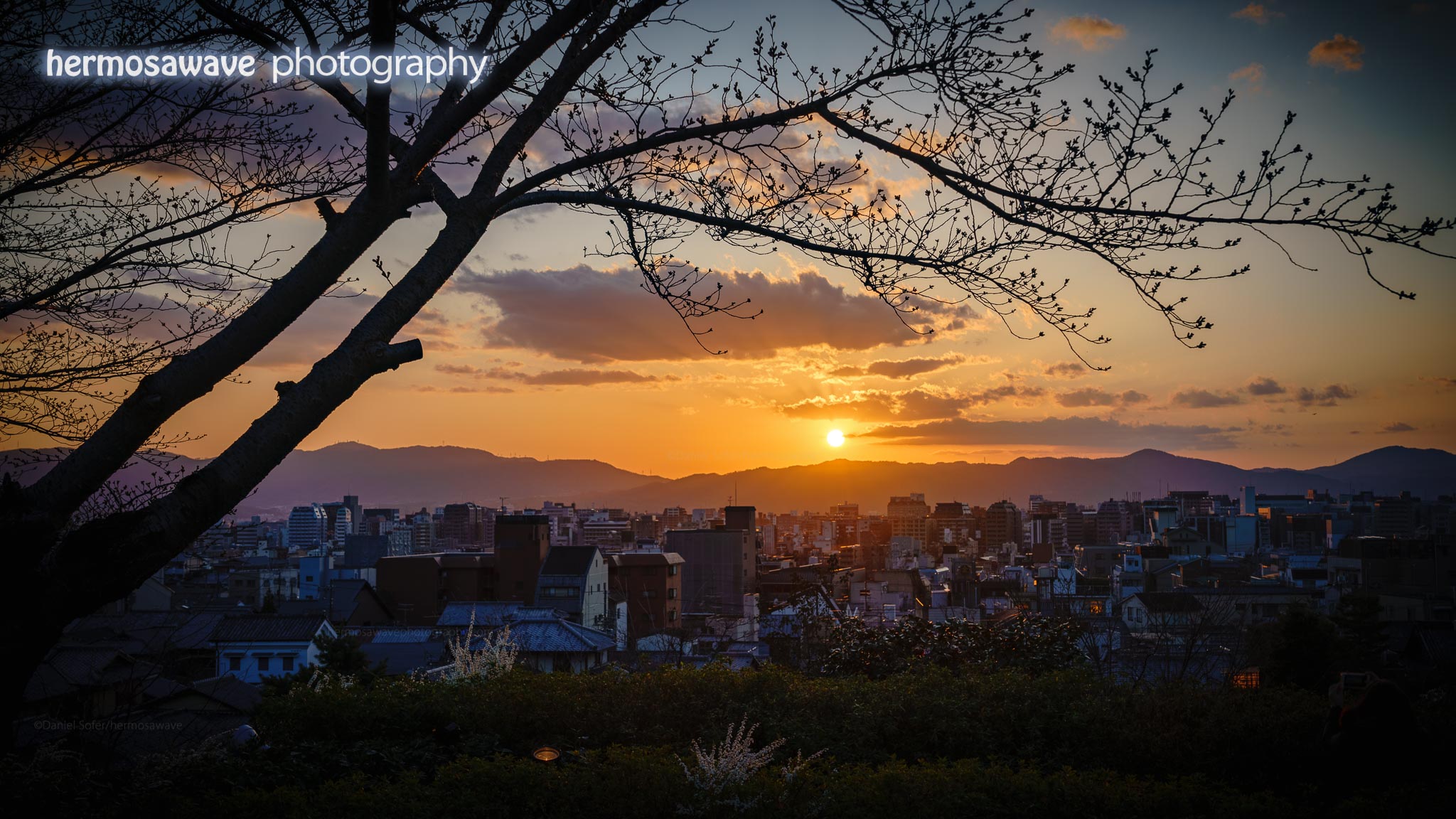 Sunset Over Kyoto・京都に沈む夕日