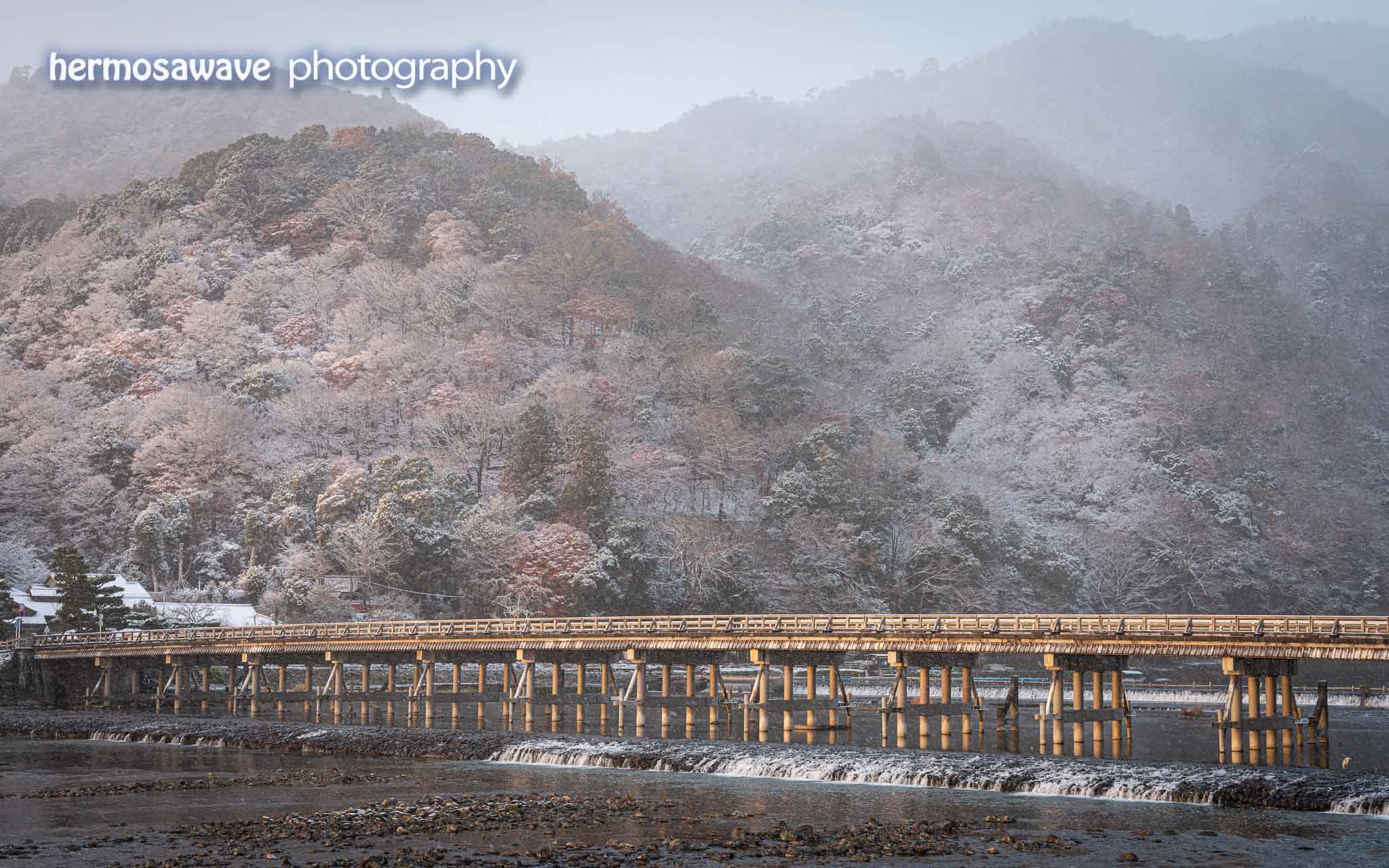 Togetsu Bridge in the Snow・雪の中の渡月橋