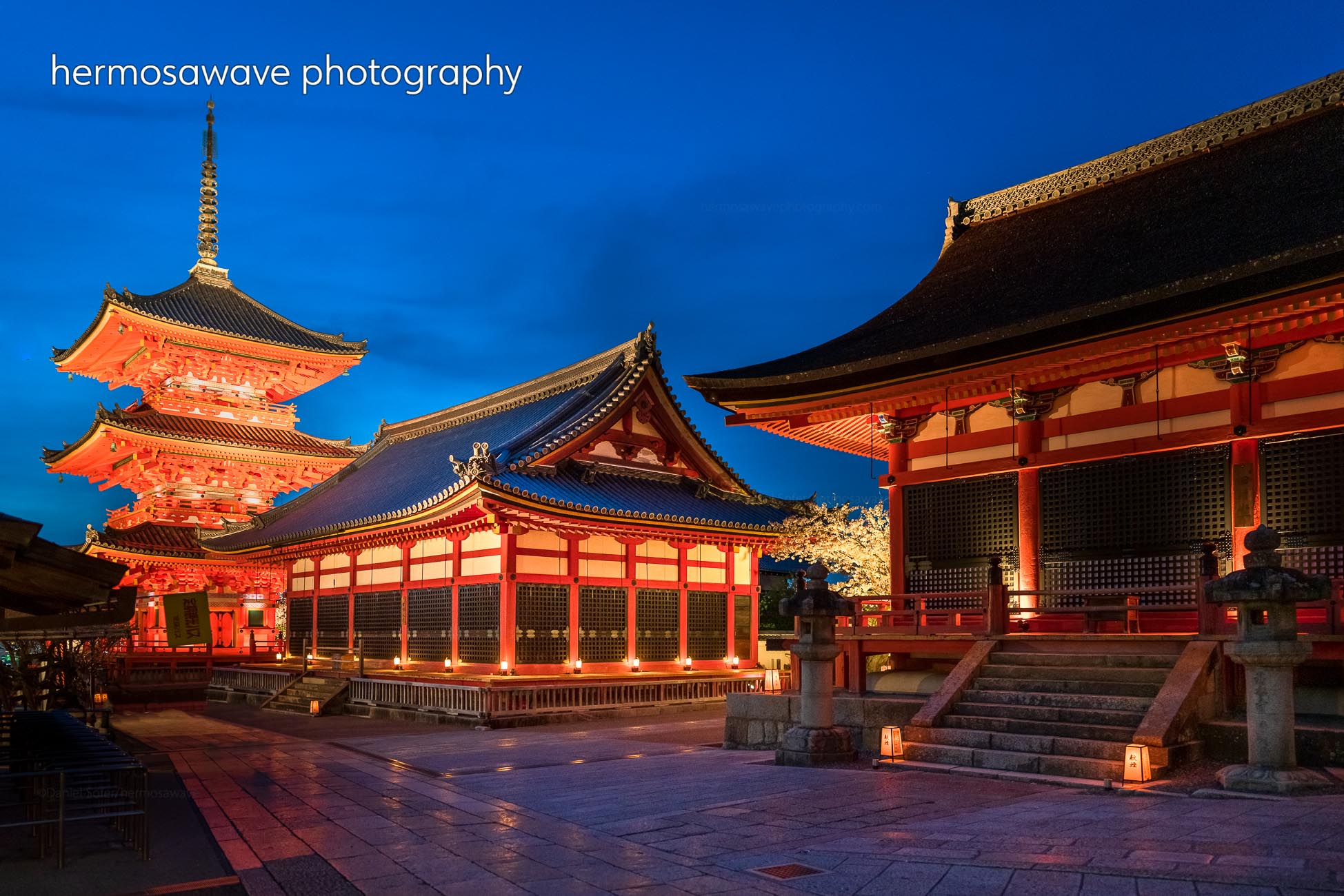 Kiyomizu Pagoda・清水三重塔