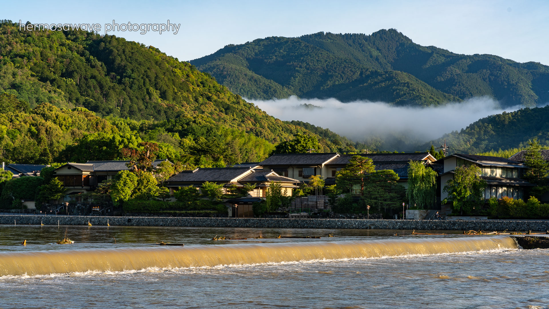 Morning on the River・川沿いの朝