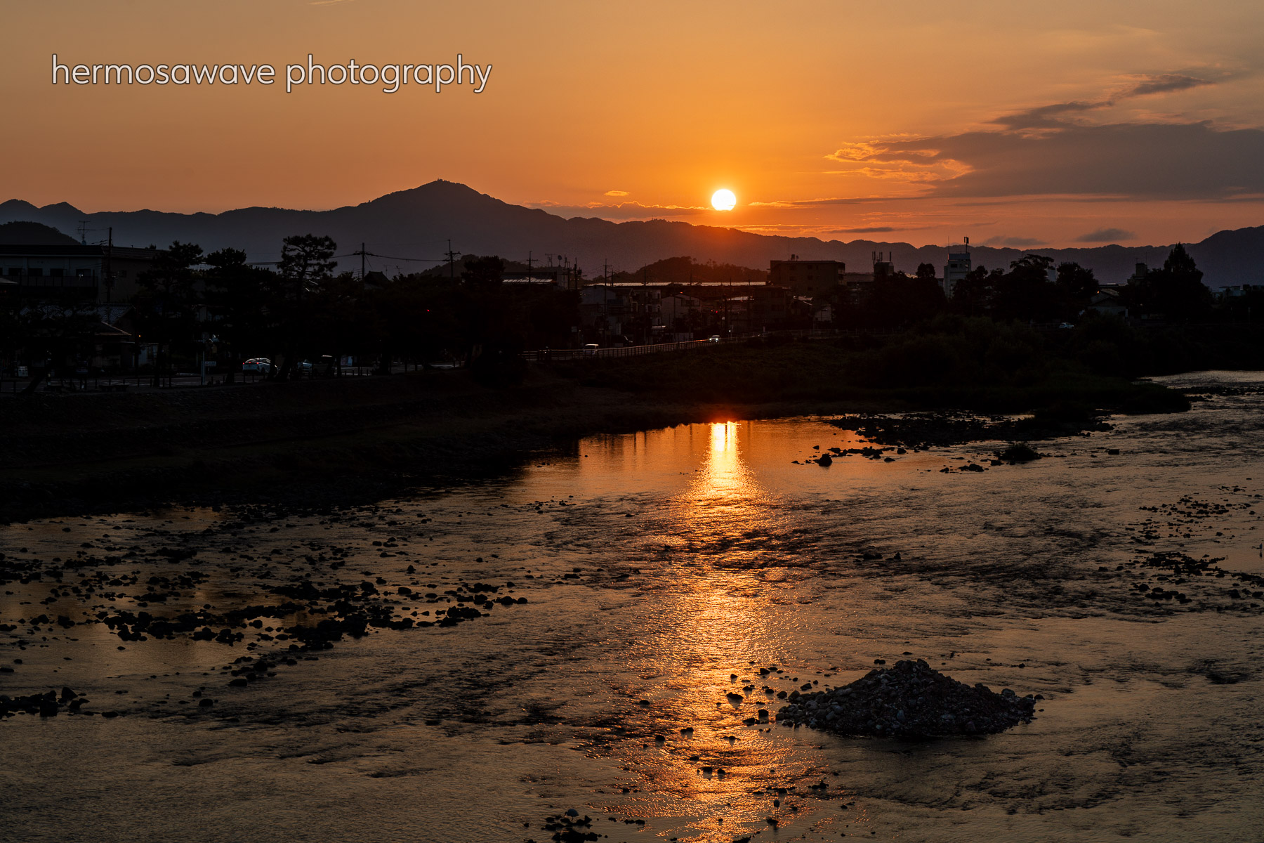 Sunrise Over Arashiyama・嵐山の朝日