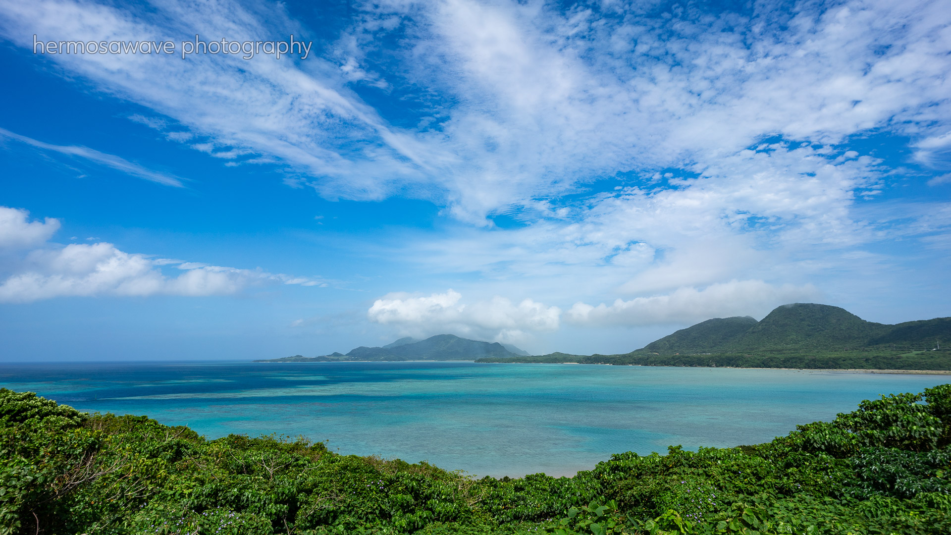 Blue Sea, Blue Sky・青い海、青い空