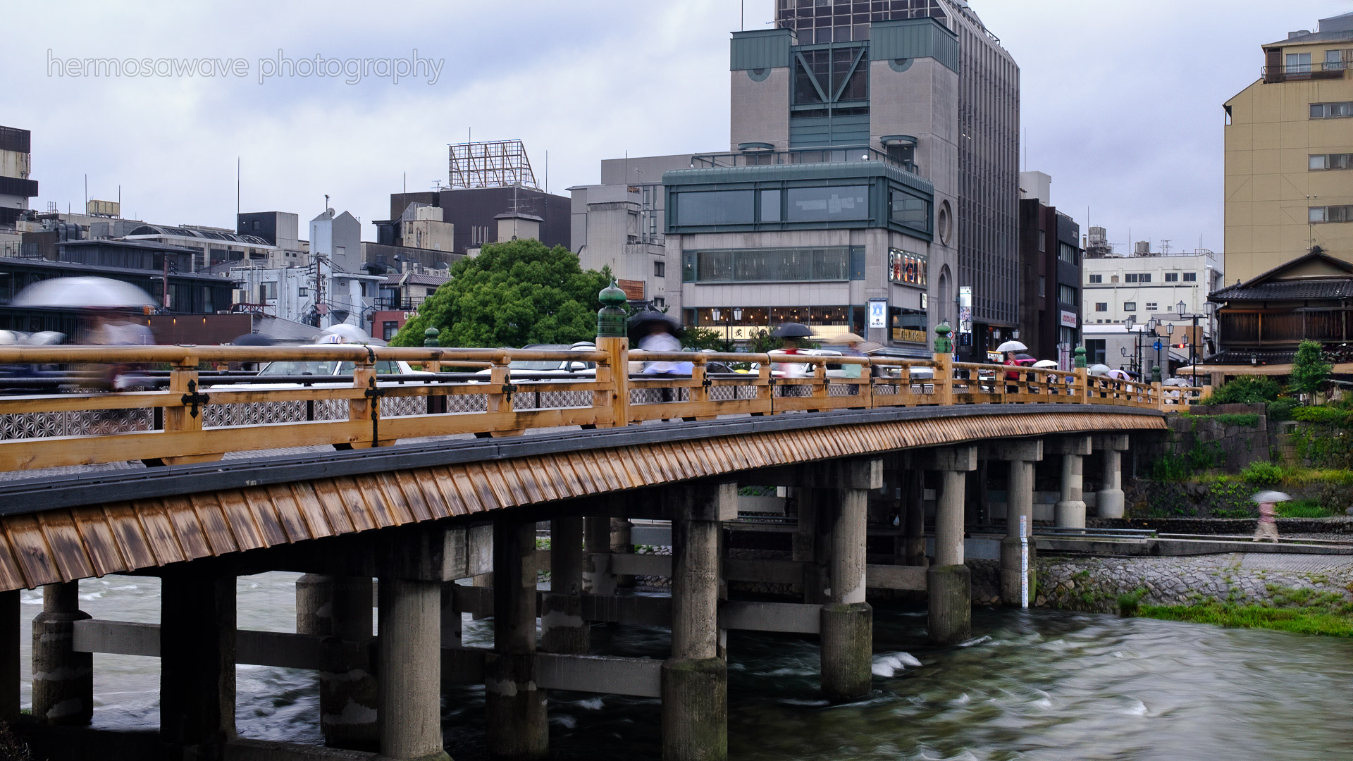 Sanjo Bridge in the Rain・雨の三条大橋
